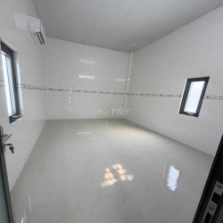 nhà trệt lầu 3,5x25m 3phòng sẵn 3máy lạnh mới 100% gần Chợ Cái Răng