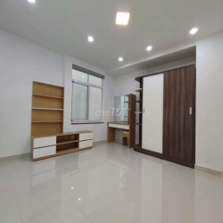 Cho thuê nhà góc 2MT 339B Lê Văn Sỹ gần ngã tư Trần Quang Diệu P14 Q3