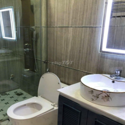 Cho thuê nhà góc 2MT 339B Lê Văn Sỹ gần ngã tư Trần Quang Diệu P14 Q3