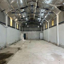 Kho xưởng bãi 335 m² kho xây dựng 250m² có điện 3 pha, khu vực Lê Bình