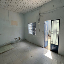 Kho xưởng bãi 335 m² kho xây dựng 250m² có điện 3 pha, khu vực Lê Bình