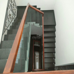 NHÀ ĐƯỜNG TRƯỜNG SƠN DIỆN TÍCH: 5X20M TRỆT 2 LẦU CHO THUÊ