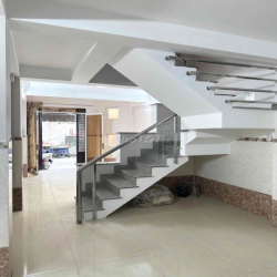 Nhà Góc hẻm nở hậu Lê Thị Bạch Cát