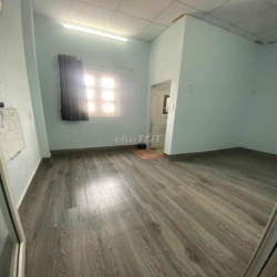 nhà đường 8 trường Thợ hẻm ô tô 3PN 2WC giá 11tr/th