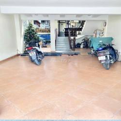 cho thuê nhà 4 tầng ngay trung tâm quận 7