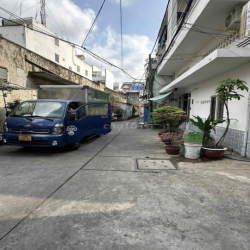 Nhà Góc hẻm nở hậu Lê Thị Bạch Cát