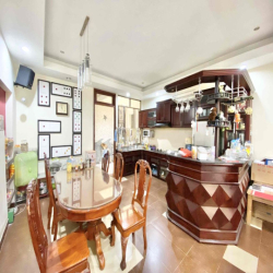 cho thuê nhà 4 tầng ngay trung tâm quận 7