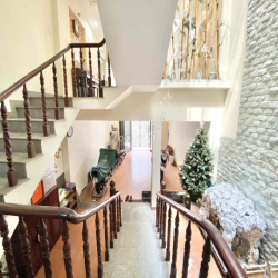 cho thuê nhà 4 tầng ngay trung tâm quận 7