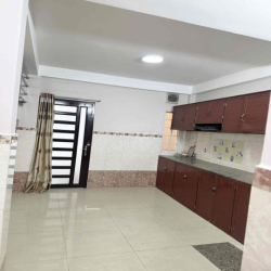 Nhà Góc hẻm nở hậu Lê Thị Bạch Cát