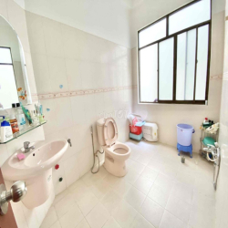 cho thuê nhà 4 tầng ngay trung tâm quận 7