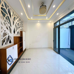 Nhà 2 lầu 5x18 khu an ninh gần UBND Quận 12