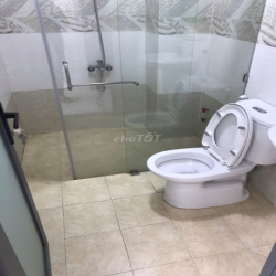 Nhà 5 tầng đúc, 4m x 20m, 6PN, 7WC, MT nội bộ, khu Bình Phú đuờg 18m
