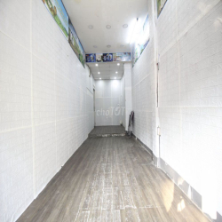 Cho thuê mặt bằng kinh doanh đường Âu Cơ 2 chiều có vỉa hè giá 10tr