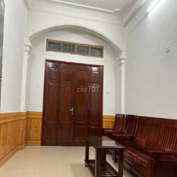 Nhà nguyên căn 35m2/tầng, 3 tầng + 1 tum Ngõ 218 phố Chợ Khâm Thiên