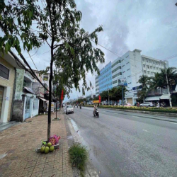 NHÀ BỀ NGANG 8M TRUNG TÂM CẦN THỢ HỢP SHOWROOM
