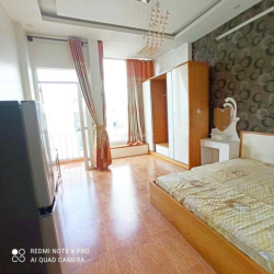 ban công, cửa sổ lớn