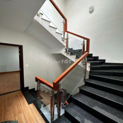 Cho thuê HXT 18B Nguyễn Thị Minh Khai P.ĐaKao Q1 5x19m 4T 4P 24tr