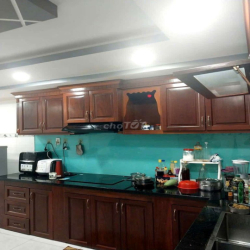 CHO THUÊ NHÀ 1 TRỆT 1 LỬNG 2 LẦU, DT 4×20 CÓ 4PN,5WC. ĐƯỜNG LỚN 10M