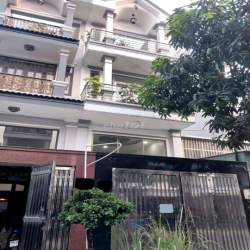 CHO THUÊ NHÀ 1 TRỆT 1 LỬNG 2 LẦU, DT 4×20 CÓ 4PN,5WC. ĐƯỜNG LỚN 10M