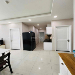 Chính Chủ Cho Thuê Căn Sân Vườn 126m2 , 2PN ,2WC ,Nội Thất cao cấp .