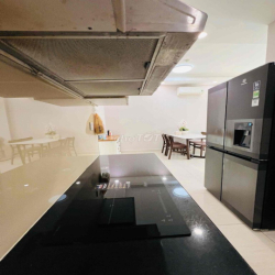 Chính Chủ Cho Thuê Căn Sân Vườn 126m2 , 2PN ,2WC ,Nội Thất cao cấp .