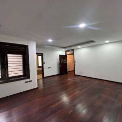 CHO THUÊ NHÀ BIỆT THỰ VIỆT HƯNG  FULL NỘI THẤT 