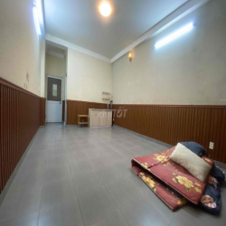 CHDV Mặt Tiền Lê Đức Thọ ngay Công Viên lotter 40m2 ban công 4.7tr/th