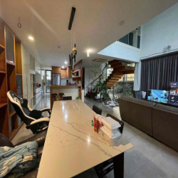 CHO THUÊ BIỆT THỰ PHÚ MỸ, QUẬN 7 5PN, 5WC FULL NT 55 TRIỆU/ THÁNG