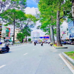Cho thuê tòa nhà đường Trần Hưng Đạo, phường Cầu Kho, Quận 1.
