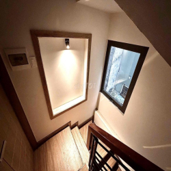 Nhà Nguyên Căn - Trần Hưng Đạo Quận 1 - 2PN/4WC - 1 trệt 3 lầu + sân