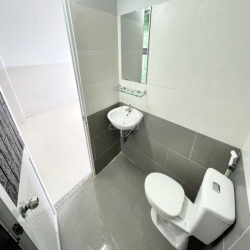 Phòng ngay HUB, Hoàng diệu 2 khu vực đông đúc, có thang máy