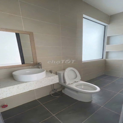 Cần cho thuê nhà MT 3B Cửu  Long P.15 Q.10