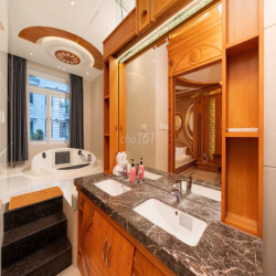 Cho thuê Biệt thự KDC HIM LAM Q7,tiện lợi, hồ bơi,karaoke,xông hơi,..