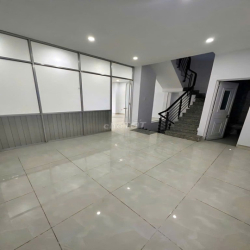 Cần cho thuê nhà MT 3B Cửu  Long P.15 Q.10