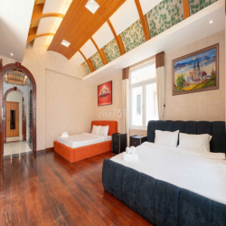 Cho thuê Biệt thự KDC HIM LAM Q7,tiện lợi, hồ bơi,karaoke,xông hơi,..