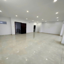 Cần cho thuê nhà MT 3B Cửu  Long P.15 Q.10