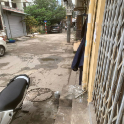 Cho thuê nhà ở Phúc diễn 40mx3 tầng, 3 pn, oto đỗ cửa