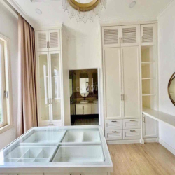 Biệt thự Khu Tên Lửa, Bình Tân, 9x20 1 Hầm 3 Lầu 5PN 6WC