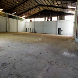 Cho thuê Xưởng 800m2- giá 48tr/th, đường tải lớn 18 tấn vào tới kho