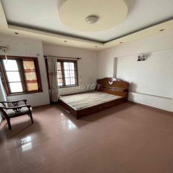 Cho thuê nhà HXH đường Văn Chung 4x10 1 trệt 3 lầu sân thượng 4pn 4wc