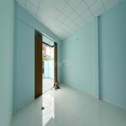 nhà 5x18m. ngay Thạnh Lộc 19  Ngã Tư Ga. Hẻm xe hơi