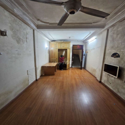 Cho thuê nhà Phân Lô ngõ 230 Lạc Trung. DT 38m x 5 tầng