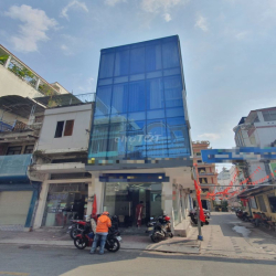 SIÊU PHẨM ỐP KÍNH,mặt tiền Bàn Cờ, Quận 3.Ngang 5m,sàn suốt, thang máy