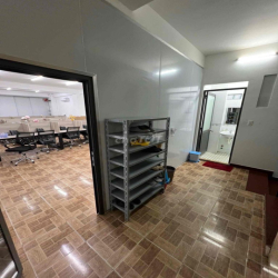 TOÀ NHÀ VĂN PHÒNG - 6 x 16 - 6 TẦNG - THANG MÁY TRỐNG SUỐT