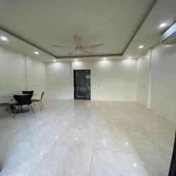 MẶT BẰNG KINH DOANH 35m2 phố Đặng Tiến Đông, ngay gần hồ Hoàng Cầu