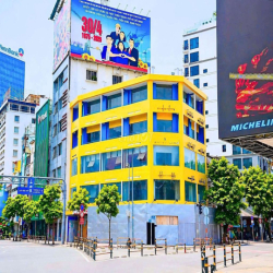 Vòng Xoay chợ Bến Thành Ngang 30m 1500m2