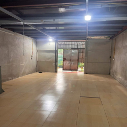 Cho thuê  nhà 50m2 + 20m2 gác xép, tại Bằng B, ô tô đỗ cửa, 5 triệu .