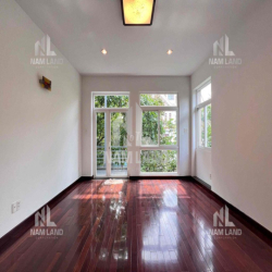 Biệt thự gần Cầu sài gòn - Sân vườn mini 2 lầu 4 Phòng