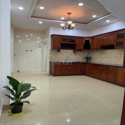 NHÀ 3 TẦNG HẺM XE HƠI MỚI LUNG LINH