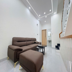 Nhà đẹp 4PN full nội thất, có phòng ngủ trệt – Lộc Phát – 16tr